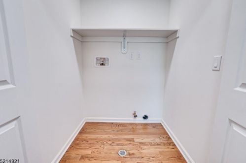 421 River Rd, Rahway NJ  07065-4203 exterior