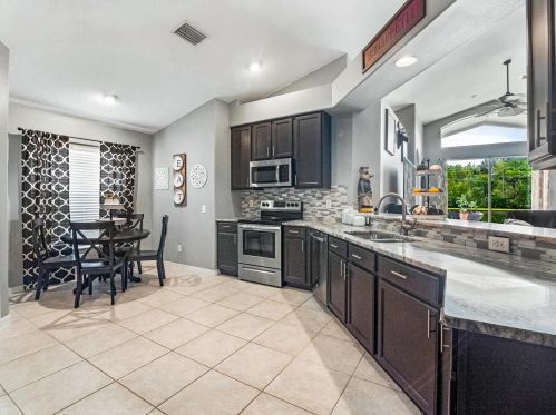 19018 Fishermans Bend Dr, Lutz FL  33558-9753 exterior