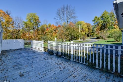 40 Lake Pochung Rd, Wantage NJ  07461-4126 exterior