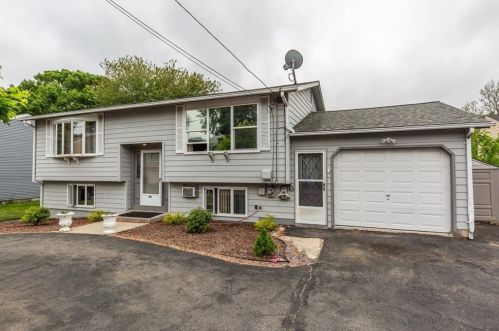 79 Thelma St, North Providence RI  02904-4560 exterior