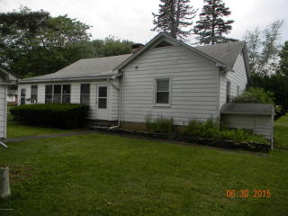 7042 Howell Ter, Stroudsburg PA  18360-1188 exterior