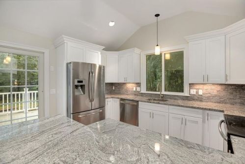 93 Main St, Natick, MA 01760-4526