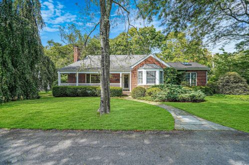 3 Harbor Ave, Islip Manor, NY 11751-4206