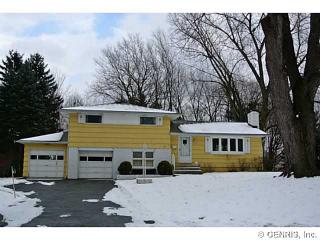 212 Wendover Rd, Rochester, NY 14610-2350