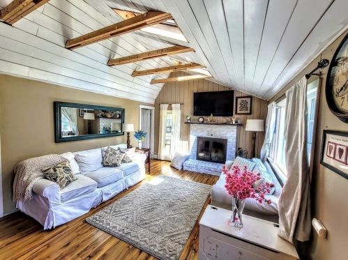 1 Doran Way, Marion, MA 02738-1229