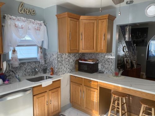 118-40 195th St, Jamaica, NY 11412-2025
