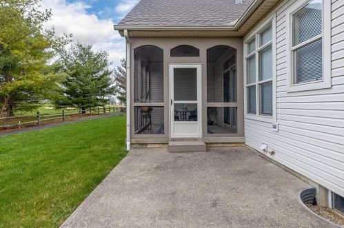 213 Pebble Creek Dr, Pataskala OH  43062-8945 exterior
