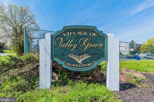 9 Conley Ln, Etters PA  17319-9015 exterior