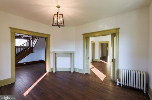 225 Commerce St, Harrington DE  19952-1017 exterior