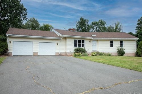 7 Rocco Rd, Manchester, CT 06043-7754
