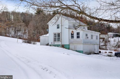 674 Light Rd, Mount Patrick, PA 17045-8334