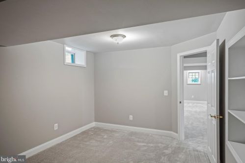 15573 Alderbrook Dr, Haymarket VA  20169-6130 exterior