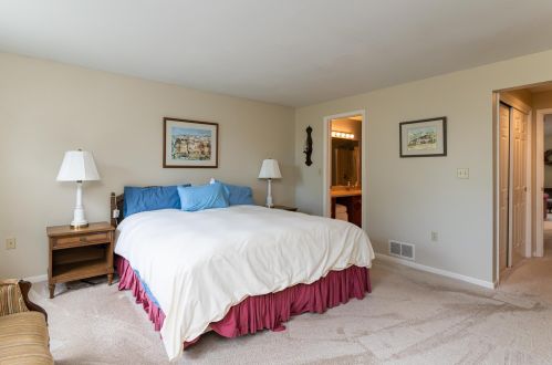 34 Atherton Ln, Amherst NH  03031-3066 exterior