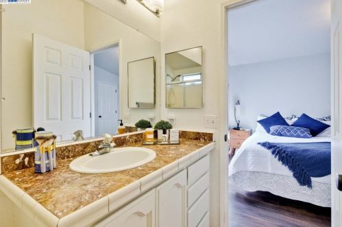 503 Willow Ave, Hayward CA  94541-2424 exterior