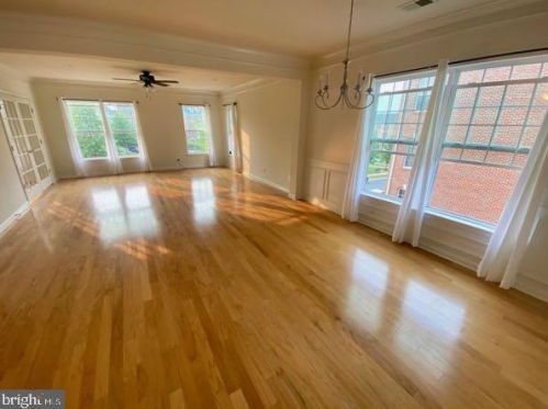 15352 Kensington Park Dr, Woodbridge VA  22191-6571 exterior