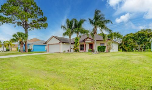 6041 Wolverine Rd, Fort Pierce, FL 34986-3705