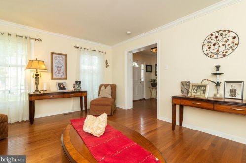 153 Trappe Ln, Langhorne, PA 19047-1432