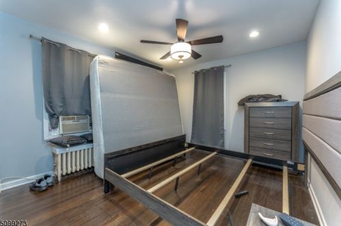 398 Drake Ave, Roselle NJ  07203-1414 exterior