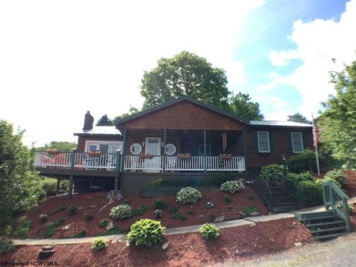 262 Brown St, Thomas, WV 26292