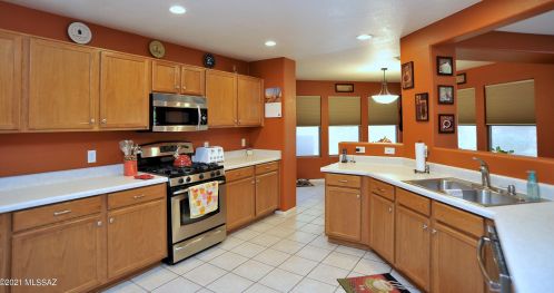 3944 Pine Creek Way, Tucson AZ 85745-7115 exterior