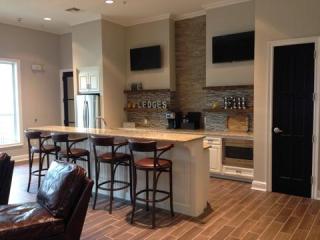 11 Ledgewood Rd, Groton CT  06340-4284 exterior