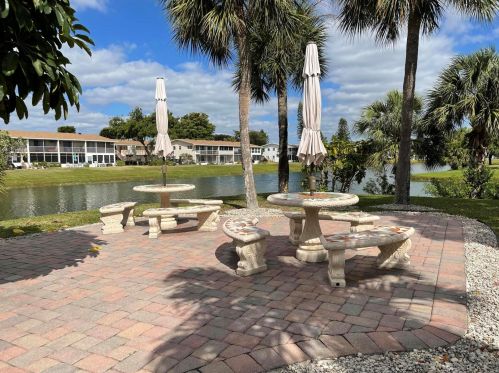 227 Somerset L, West Palm Beach, FL 33417-2134