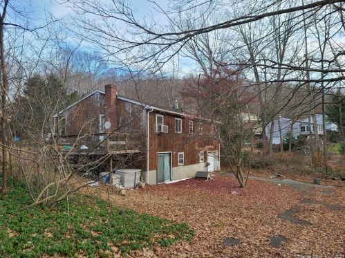 2 Patricia Ter, Beacon Falls, CT 06403-1235