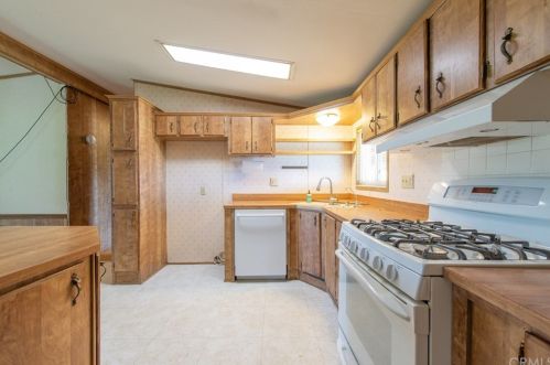 20235 Guffy Ln, Wildomar CA 92595-8798 exterior