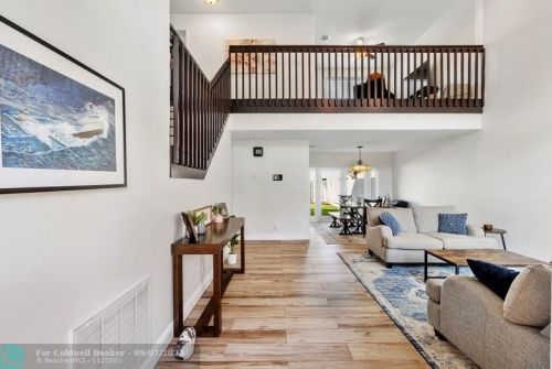 18028 12th Ct, Hollywood FL  33029-4900 exterior