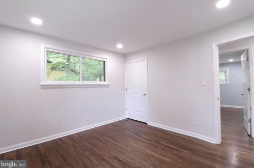 7816 Glenister Dr, Springfield VA  22152-2006 exterior