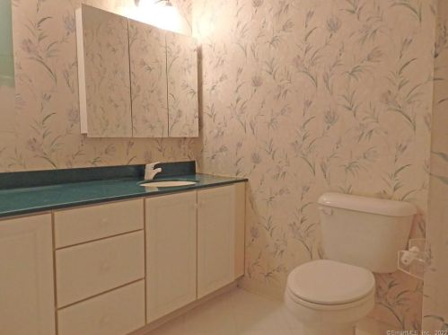 28 Powder Horn Rd, Norwalk CT  06850-4428 exterior