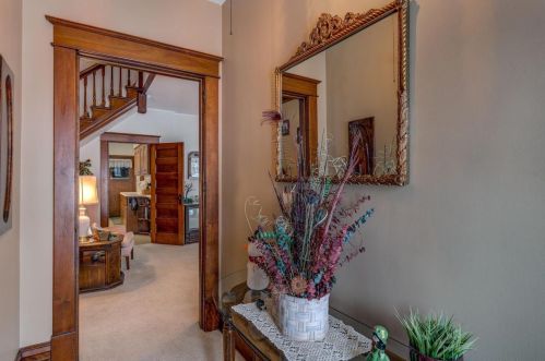 250 6th St, New Johannesburg, WI 54017-1814