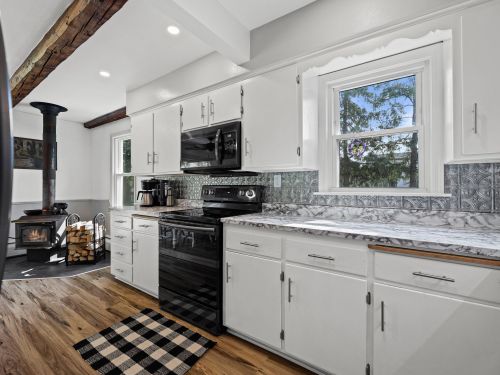 3722 Cedar Creek Rd, West Bend WI  53095-8759 exterior