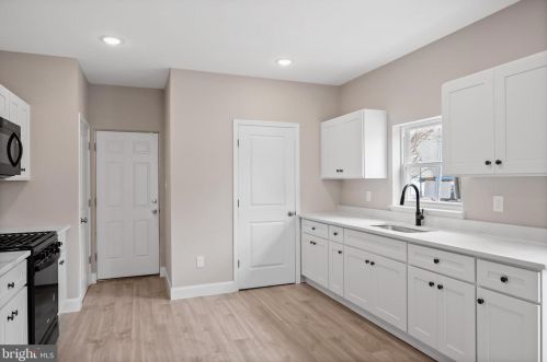 655 Line St, Camden NJ  08103-1452 exterior