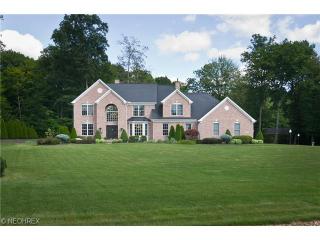 1979 Pine Ridge Trl, Hinckley, OH 44233-9130