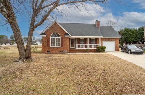 6504 Windy Grove Ct, Fayetteville, NC 28314-1856