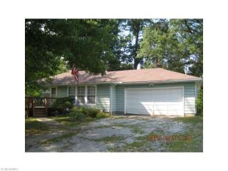 1541 Lillian Rd, Cuyahoga Falls, OH 44224-2534