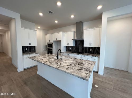 22704 Bonanza Way, Queen Creek, AZ 85142-3291
