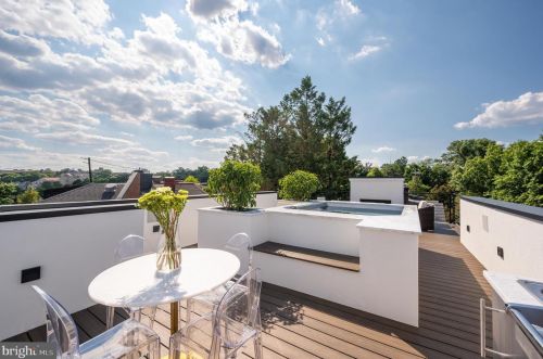 3302 Cleveland Ave, Washington DC 20008-3456 exterior