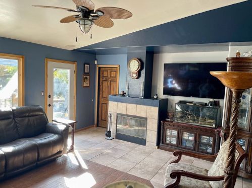 8423 Northshore Dr, Bakersfield, CA 93312-4990