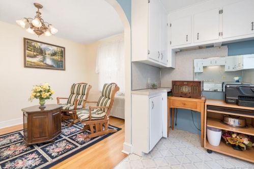 433 Newfield St, Middletown CT 06457-1830 exterior