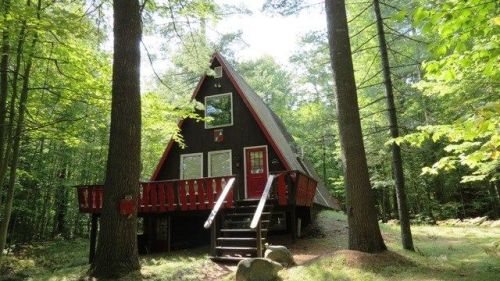 87 Spruce Ln, Jay, NY 12941-2125