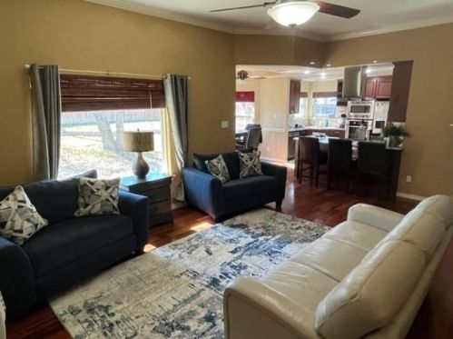 210 Valley Dr, Georgetown TX  78626-7561 exterior