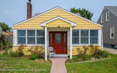 317 Parkway, Point Pleasant Beach, NJ 08742-3275