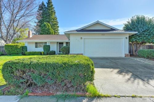 681 Seville Ln, Vacaville CA  95688-2044 exterior