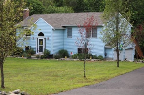 39 Bergendahl Dr, Norwich, CT 06351-2608