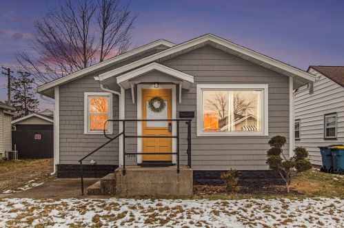1809 Homewood Ave, Mishawaka, IN 46544-2639