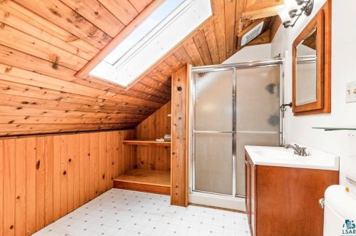 4011 Nelson Rd, Duluth MN 55803-2722 exterior