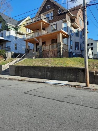 85 Idylwood Ave, Waterbury, CT 06705-1003