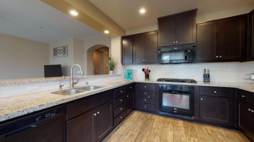 2479 Mountainside Dr, Los Banos CA  93635-8825 exterior